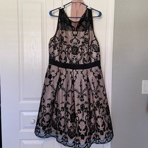Roz & Ali party dress